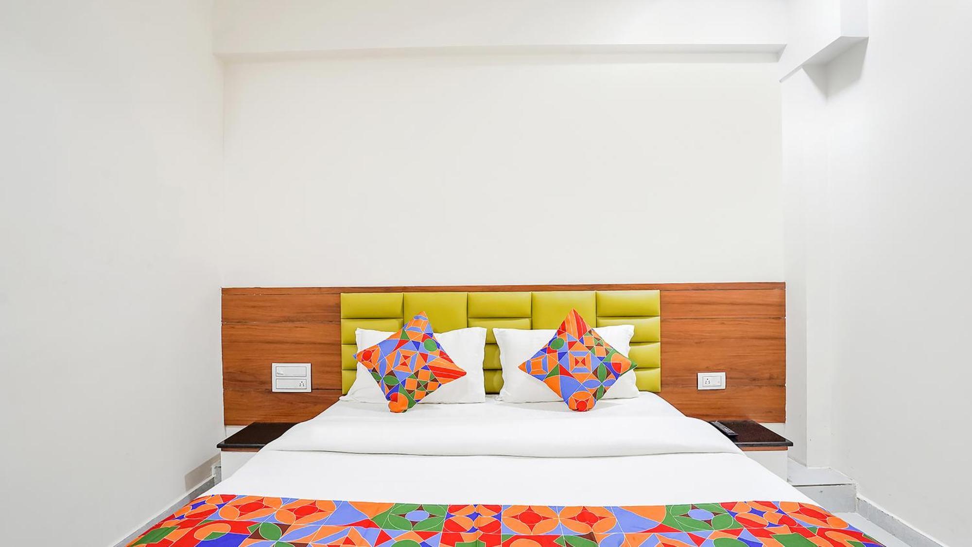 Fabhotel Vishala In Ахмедабад Экстерьер фото