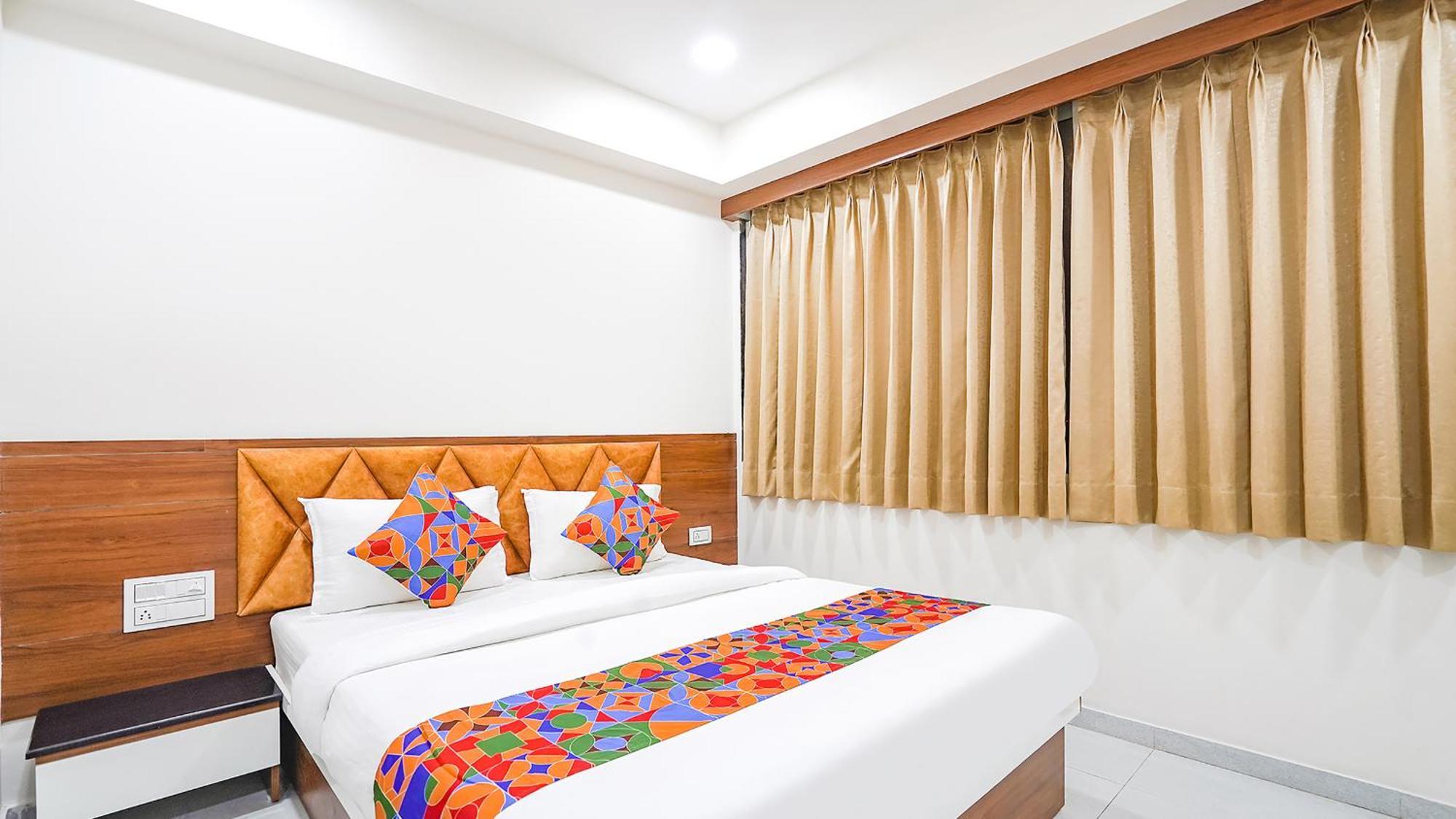 Fabhotel Vishala In Ахмедабад Экстерьер фото